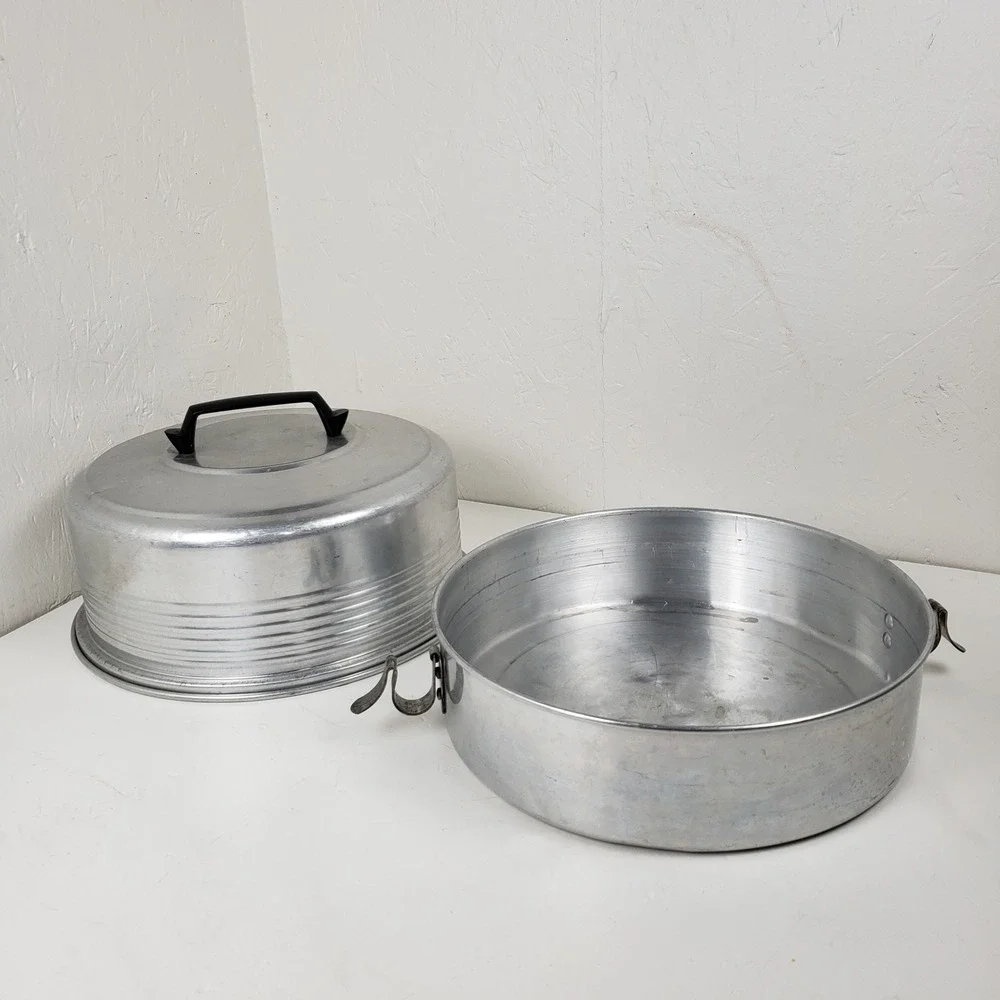 Vintage Regal Quality Aluminum Cake Carrier Locking Lid Ribbed Mid Century 10